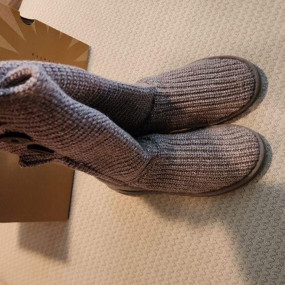 Women's UGG Classic Cardy Knit Boots - Picture 8 of 15